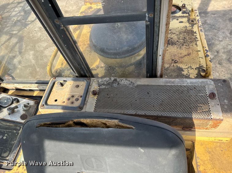 image for item EM3820 1983 Caterpillar 943  track loader