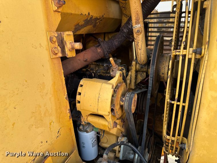 image for item EM3820 1983 Caterpillar 943  track loader