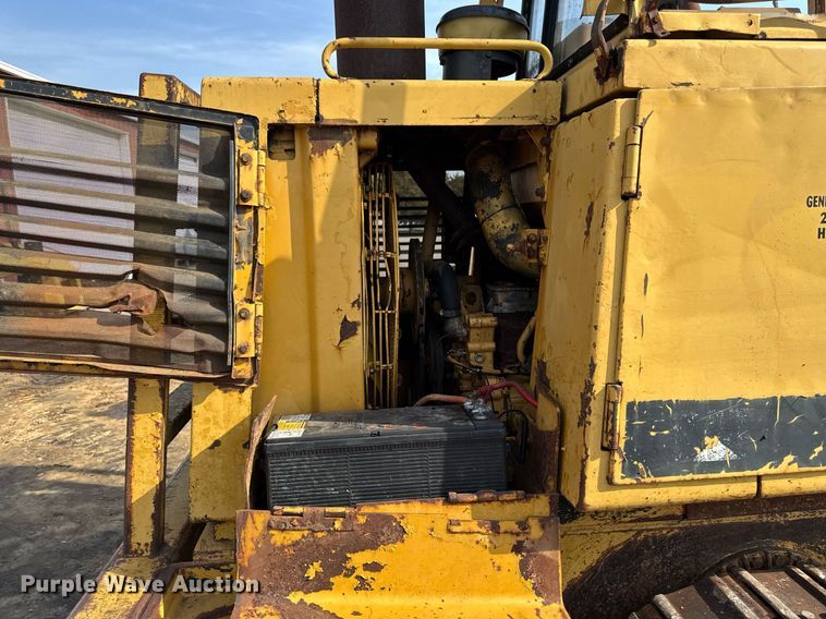 image for item EM3820 1983 Caterpillar 943  track loader