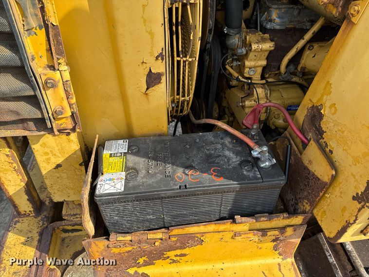 image for item EM3820 1983 Caterpillar 943  track loader