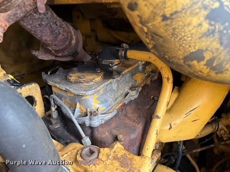 image for item EM3820 1983 Caterpillar 943  track loader