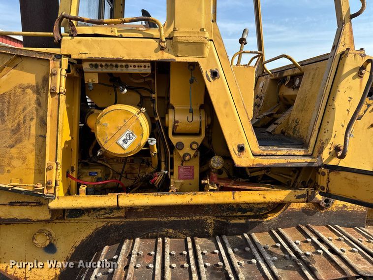 image for item EM3820 1983 Caterpillar 943  track loader