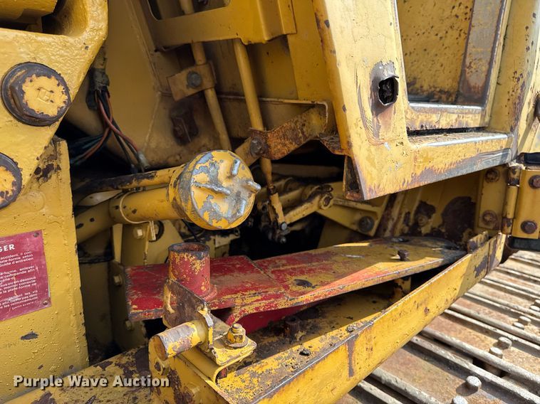 image for item EM3820 1983 Caterpillar 943  track loader