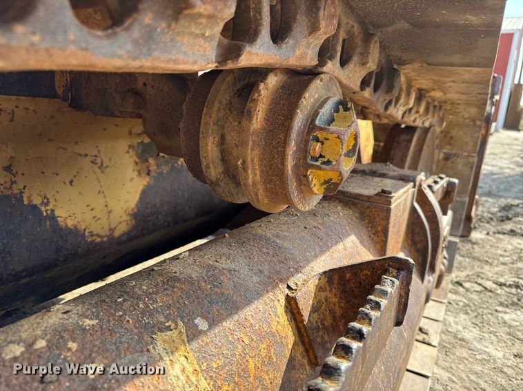 image for item EM3820 1983 Caterpillar 943  track loader