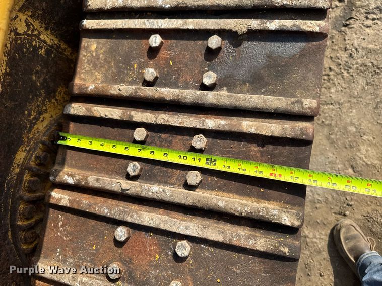 image for item EM3820 1983 Caterpillar 943  track loader