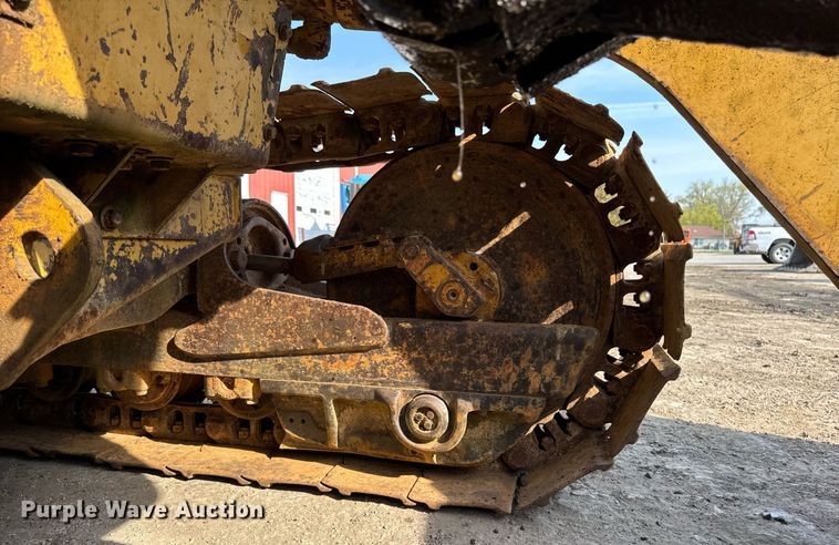 image for item EM3820 1983 Caterpillar 943  track loader