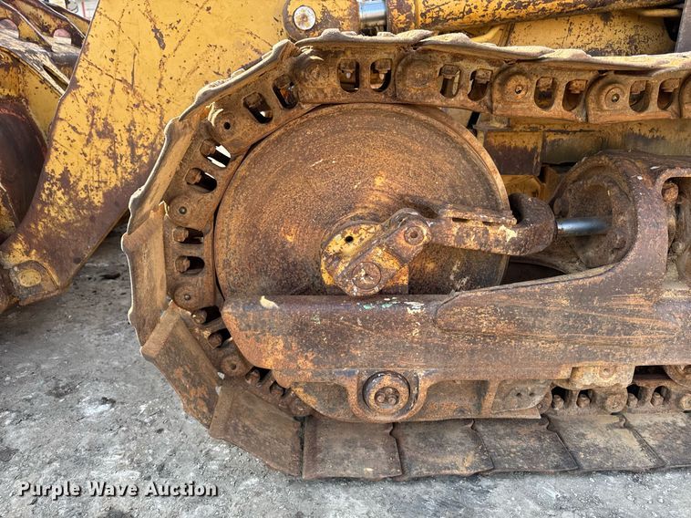 image for item EM3820 1983 Caterpillar 943  track loader