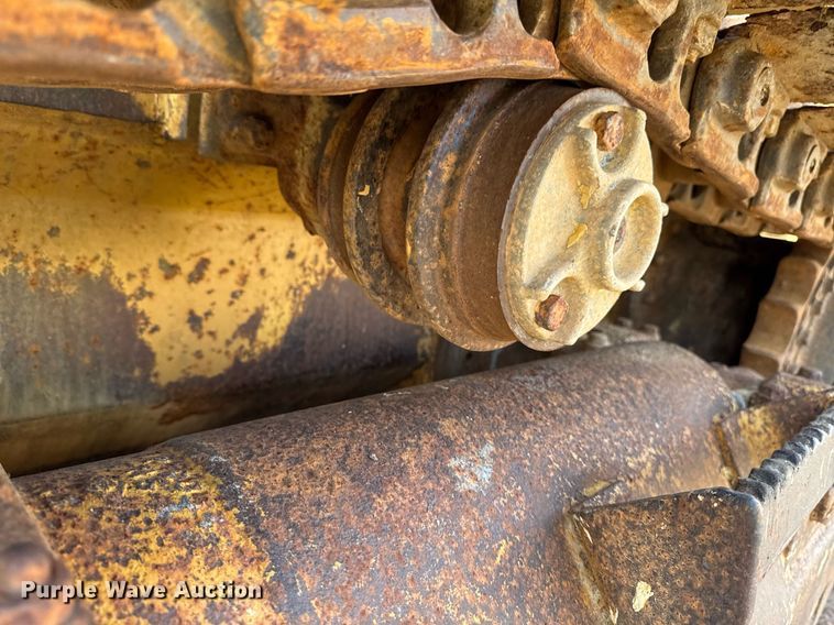 image for item EM3820 1983 Caterpillar 943  track loader