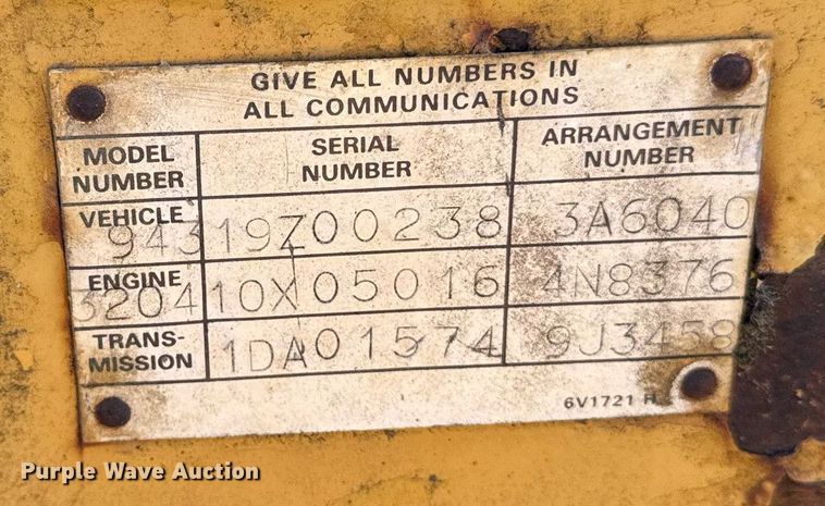 image for item EM3820 1983 Caterpillar 943  track loader