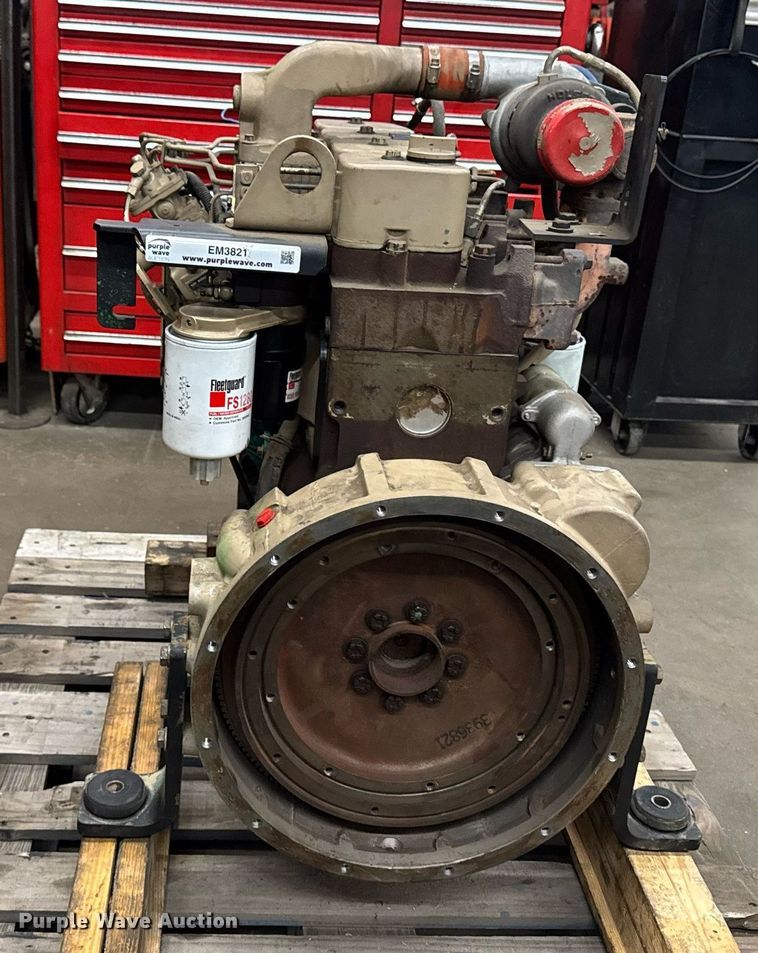 image for item EM3821 2000 Cummins B3.9-C engine