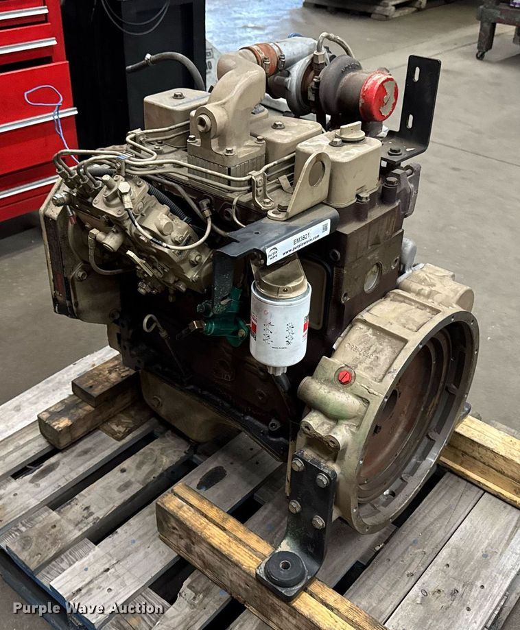 image for item EM3821 2000 Cummins B3.9-C engine