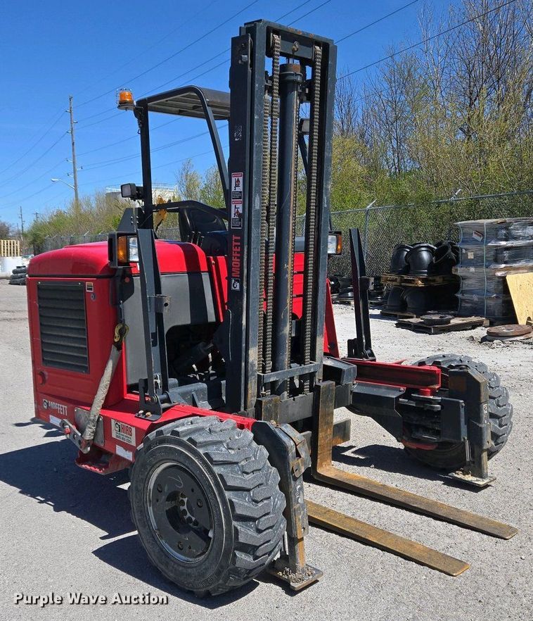 image for item EM6022 2015 Moffett M8 55.4 forklift