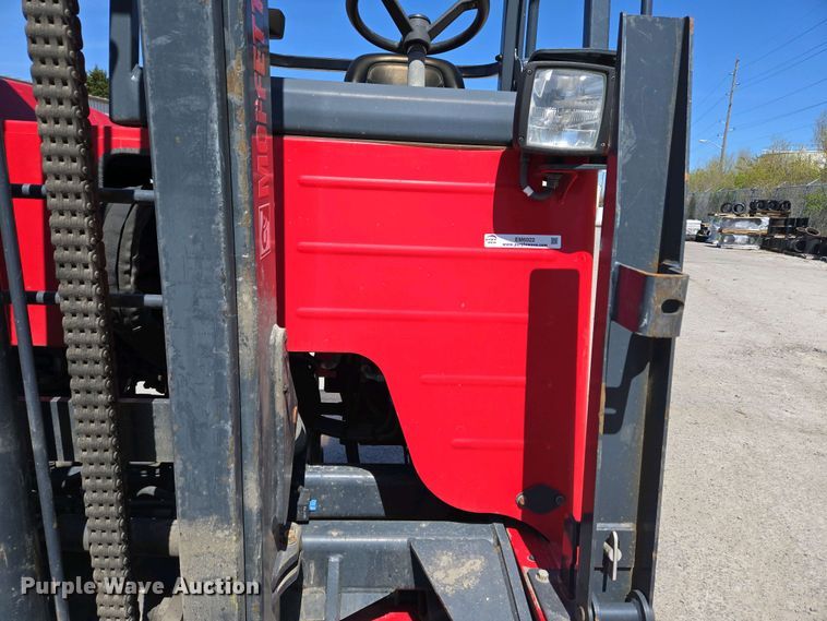 image for item EM6022 2015 Moffett M8 55.4 forklift
