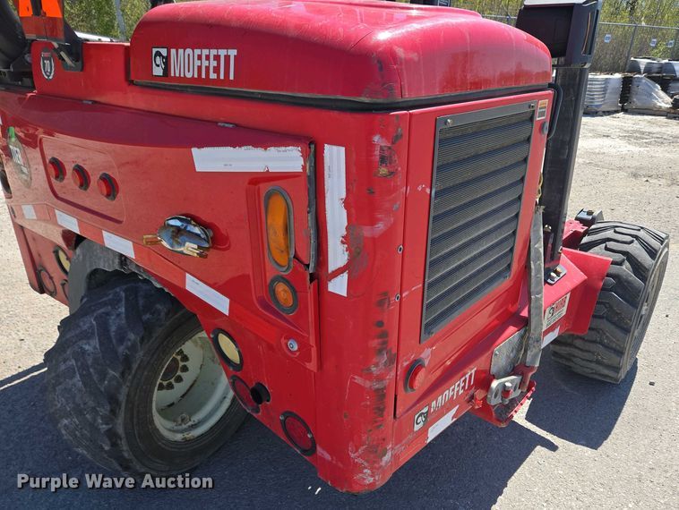 image for item EM6022 2015 Moffett M8 55.4 forklift