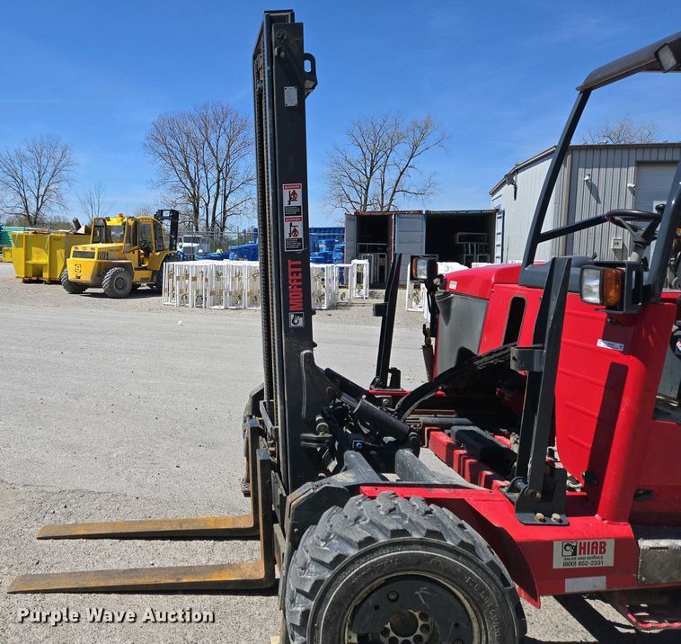 image for item EM6022 2015 Moffett M8 55.4 forklift