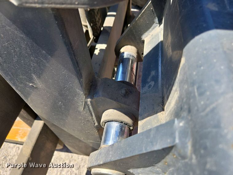 image for item EM6022 2015 Moffett M8 55.4 forklift