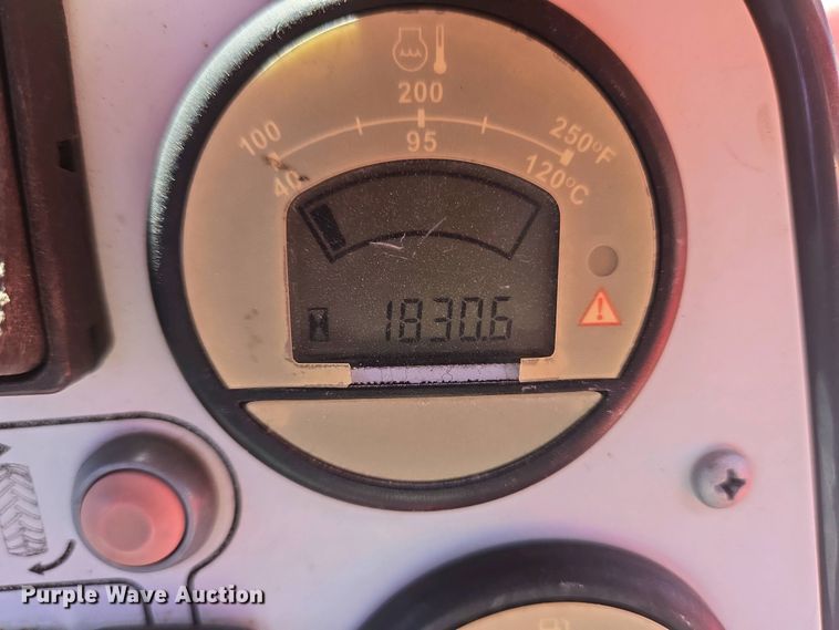 image for item EM6022 2015 Moffett M8 55.4 forklift