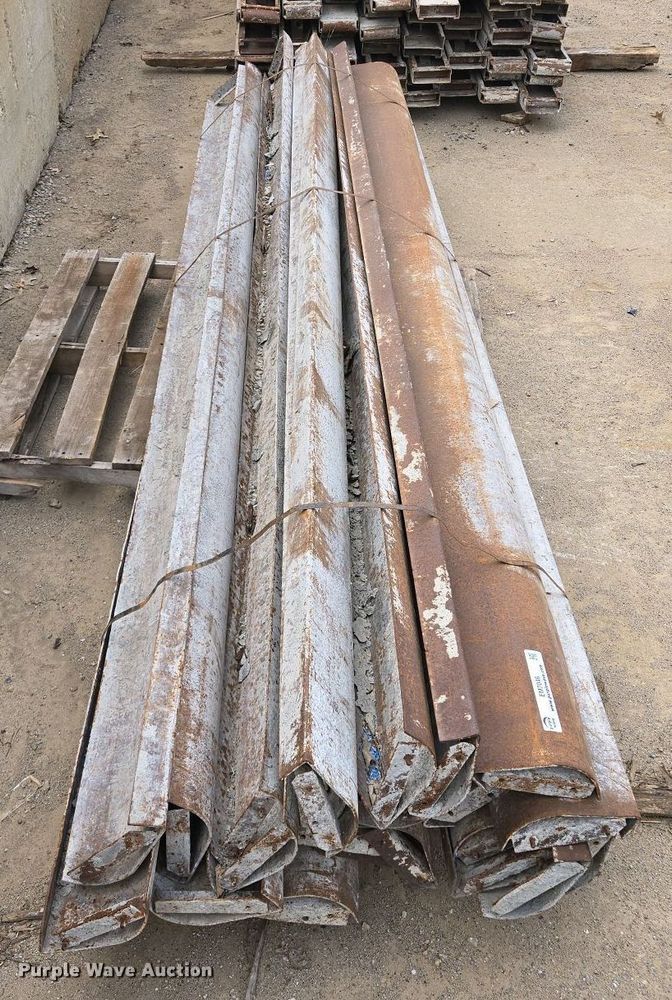 image for item EM7046 Approximately 18 high-back concrete forms 