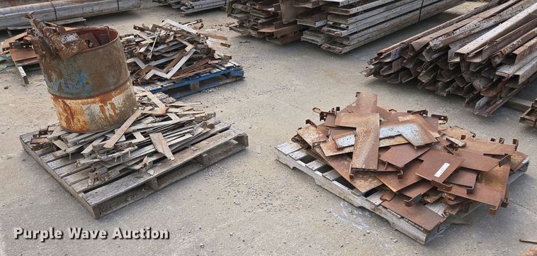 image for item EM7047 Concrete curb form brackets 