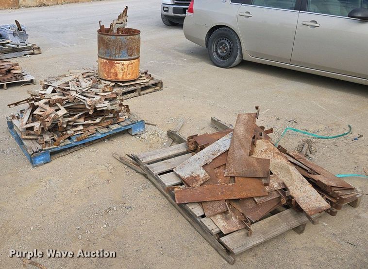 image for item EM7047 Concrete curb form brackets 