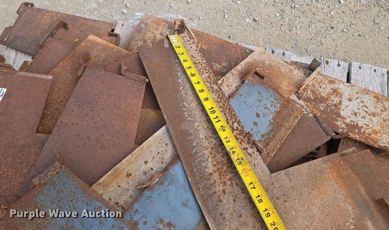 image for item EM7047 Concrete curb form brackets 