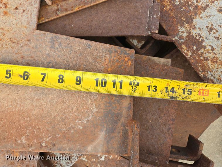 image for item EM7047 Concrete curb form brackets 