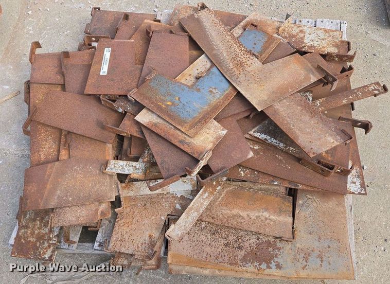 image for item EM7047 Concrete curb form brackets 