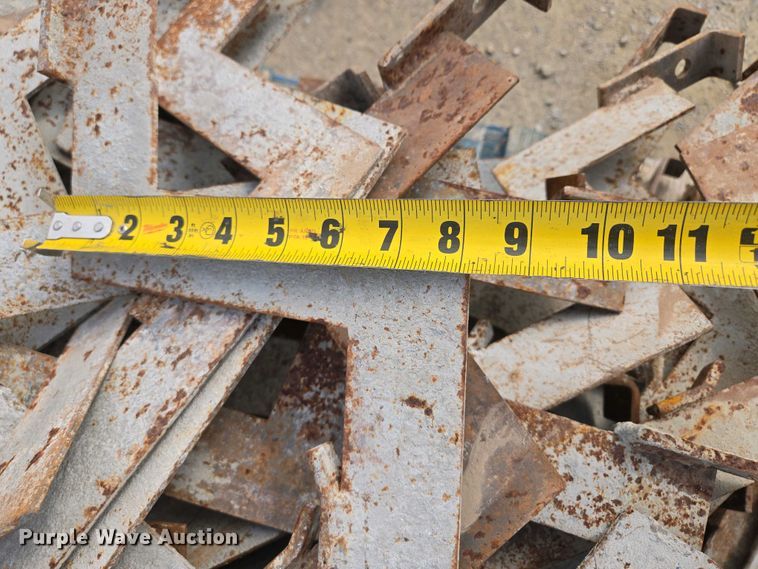 image for item EM7047 Concrete curb form brackets 