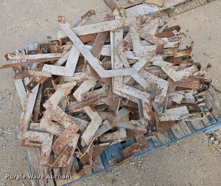 image for item EM7047 Concrete curb form brackets 