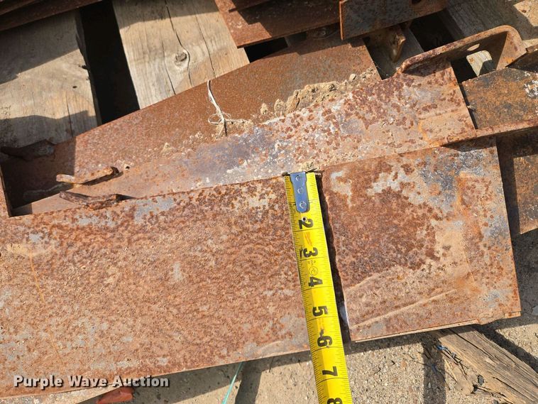 image for item EM7047 Concrete curb form brackets 