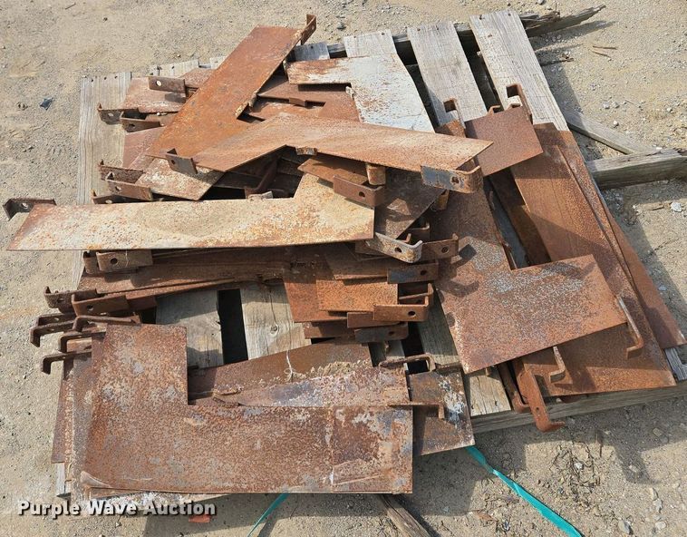 image for item EM7047 Concrete curb form brackets 