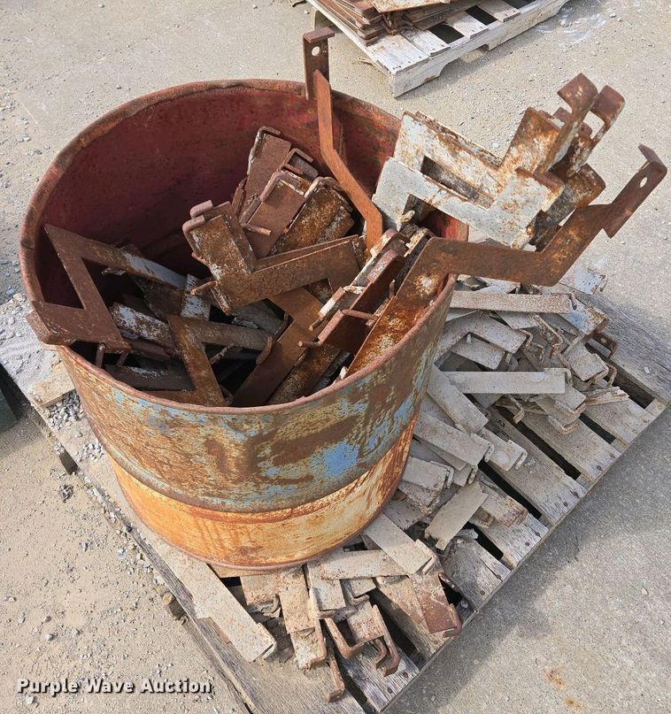 image for item EM7047 Concrete curb form brackets 