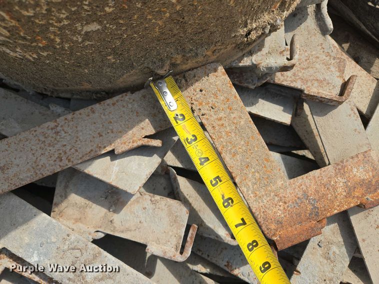 image for item EM7047 Concrete curb form brackets 