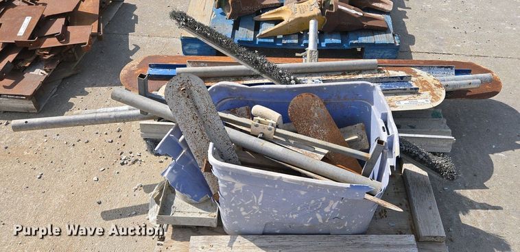 image for item EM7049 Concrete tools 