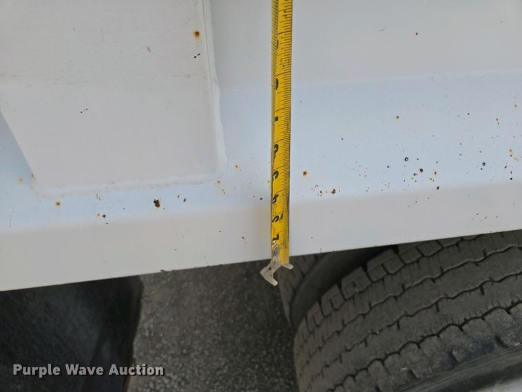 image for item EM7055 1999 GMC T7500 utility / service truck