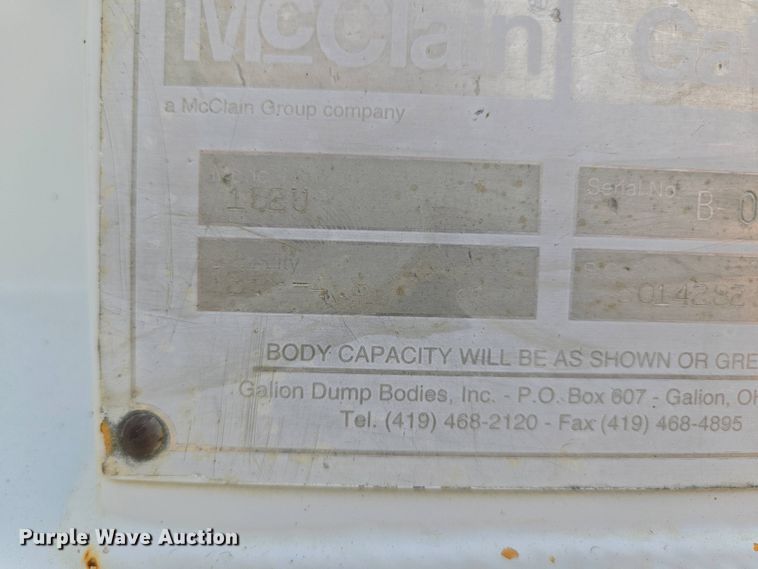 image for item EM7055 1999 GMC T7500 utility / service truck