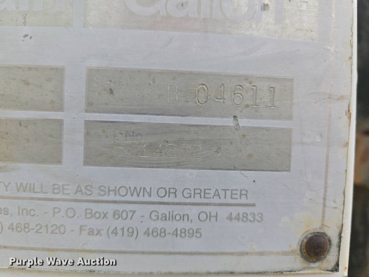 image for item EM7055 1999 GMC T7500 utility / service truck