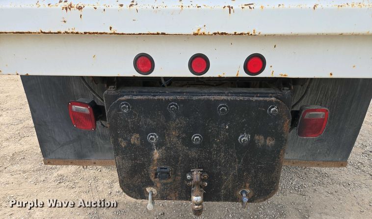 image for item EM7055 1999 GMC T7500 utility / service truck