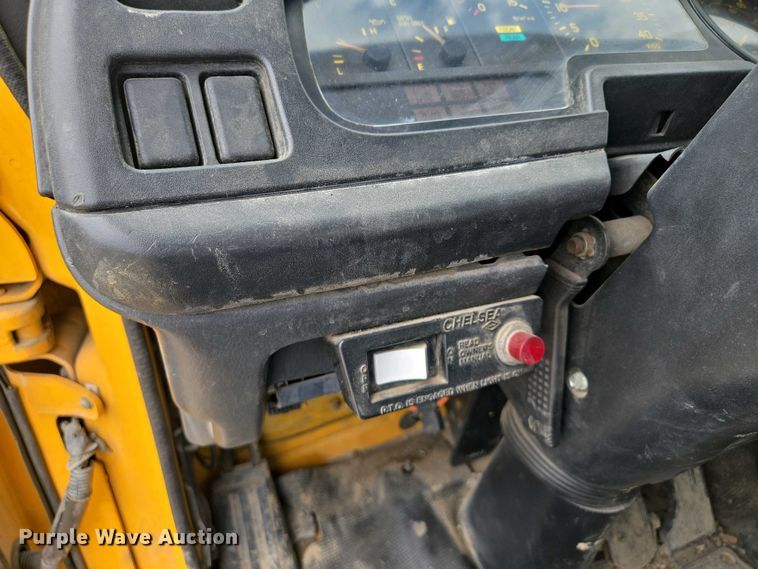 image for item EM7055 1999 GMC T7500 utility / service truck