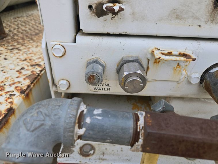 image for item EM7055 1999 GMC T7500 utility / service truck