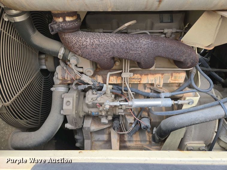 image for item EM7055 1999 GMC T7500 utility / service truck