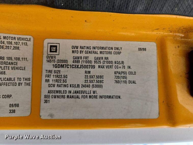 image for item EM7055 1999 GMC T7500 utility / service truck