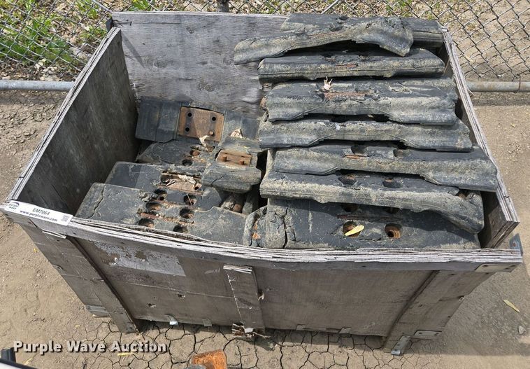 image for item EM7064 Bridgestone GE450BS  skid steer track pads 