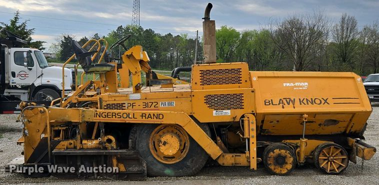 image for item EM7070 1999 Blaw-Knox  PF-3172 paver
