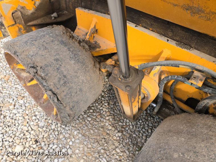 image for item EM7070 1999 Blaw-Knox  PF-3172 paver