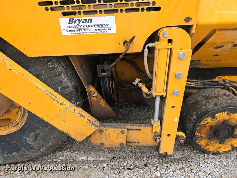 image for item EM7070 1999 Blaw-Knox  PF-3172 paver