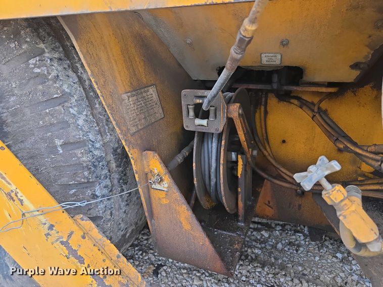 image for item EM7070 1999 Blaw-Knox  PF-3172 paver