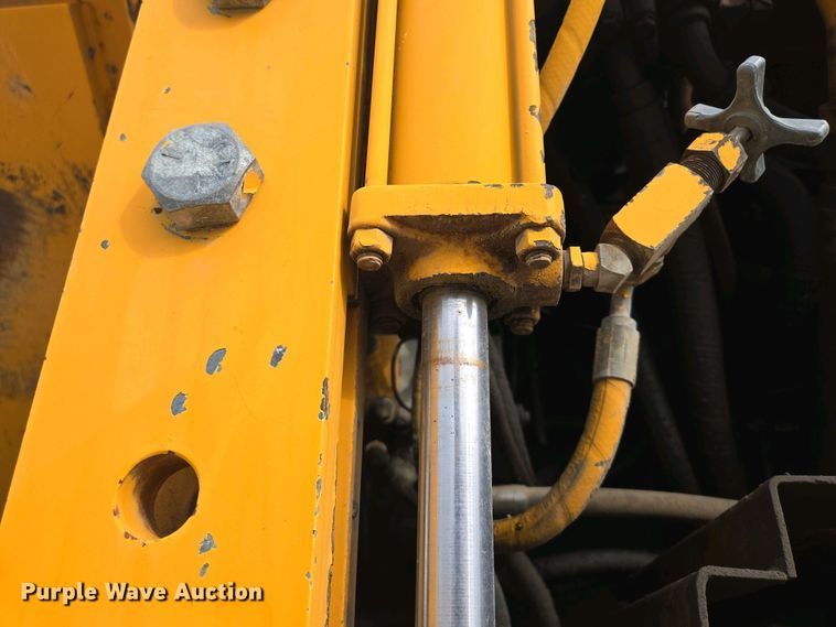 image for item EM7070 1999 Blaw-Knox  PF-3172 paver