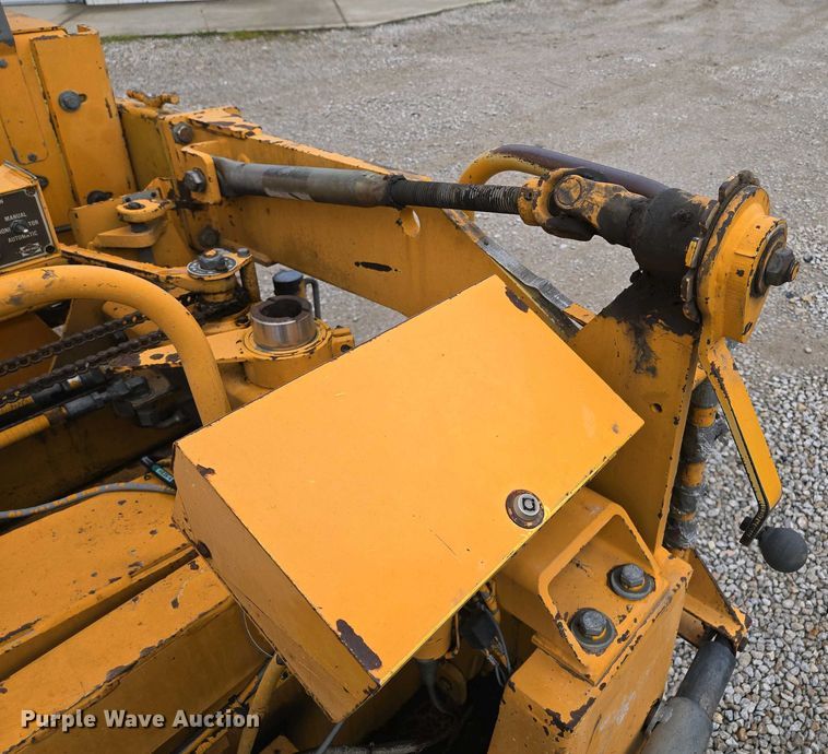 image for item EM7070 1999 Blaw-Knox  PF-3172 paver