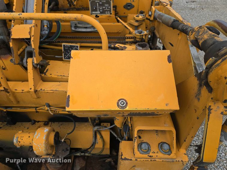 image for item EM7070 1999 Blaw-Knox  PF-3172 paver